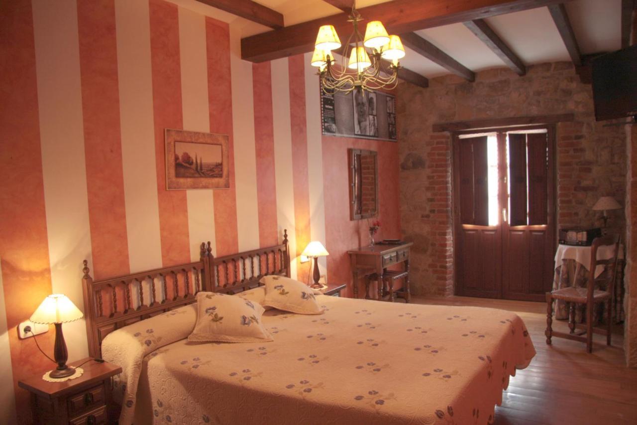Habitaciones Y Estudios- Hotel "Posada De Cantabria El Solar" - Cenas Y Gintonic- Bar -Terraza Panoramica Galizano Dış mekan fotoğraf