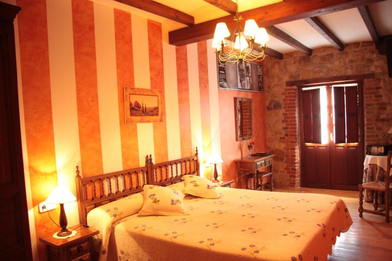 Habitaciones Y Estudios- Hotel "Posada De Cantabria El Solar" - Cenas Y Gintonic- Bar -Terraza Panoramica Galizano Dış mekan fotoğraf
