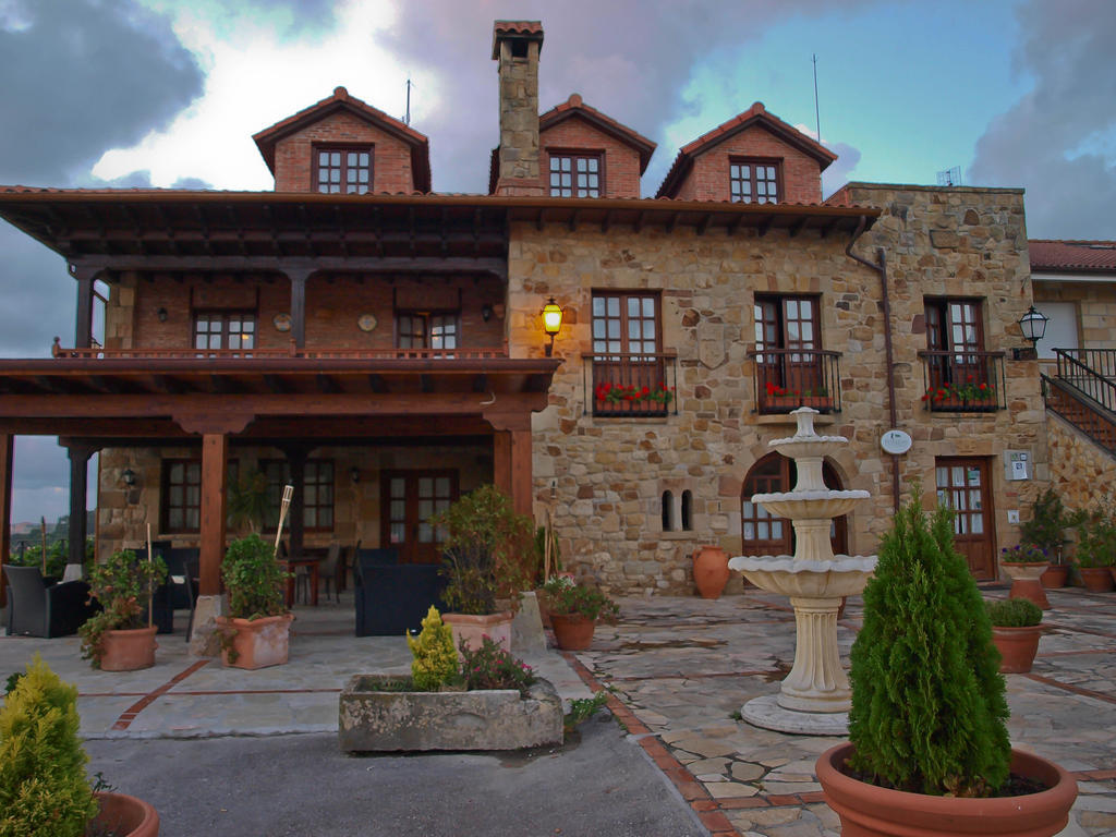 Habitaciones Y Estudios- Hotel "Posada De Cantabria El Solar" - Cenas Y Gintonic- Bar -Terraza Panoramica Galizano Dış mekan fotoğraf