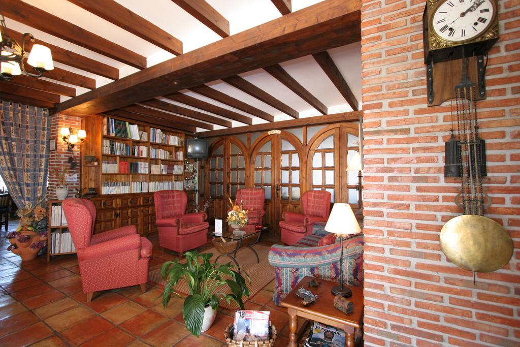 Habitaciones Y Estudios- Hotel "Posada De Cantabria El Solar" - Cenas Y Gintonic- Bar -Terraza Panoramica Galizano Dış mekan fotoğraf