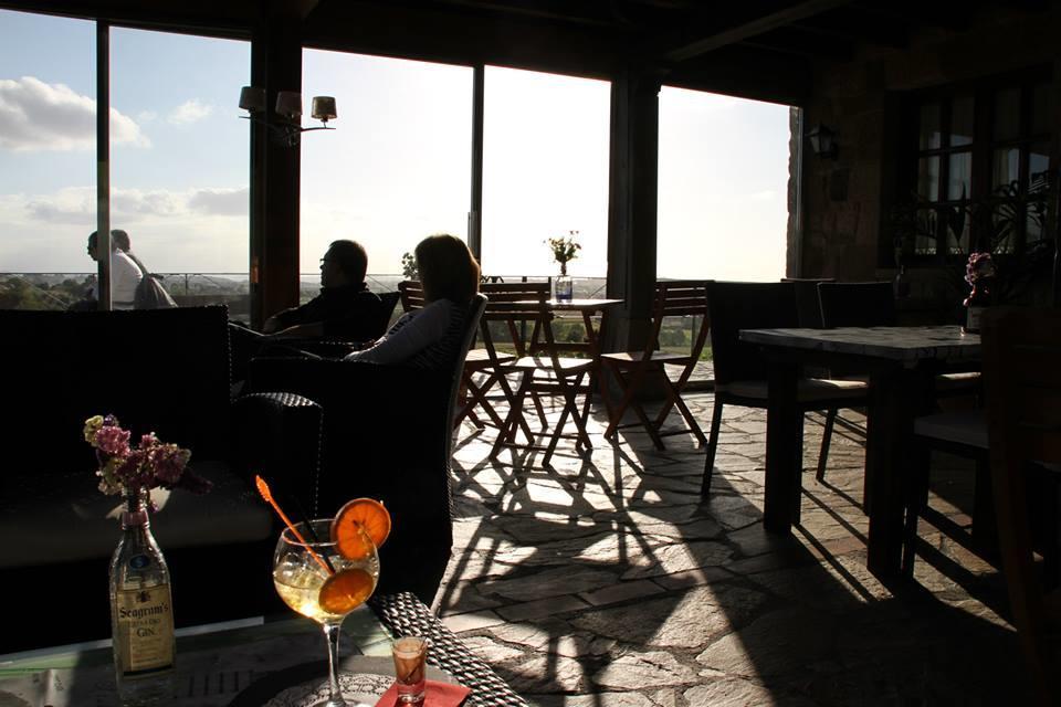 Habitaciones Y Estudios- Hotel "Posada De Cantabria El Solar" - Cenas Y Gintonic- Bar -Terraza Panoramica Galizano Dış mekan fotoğraf